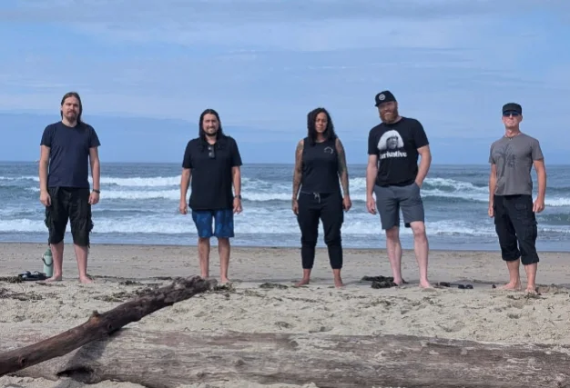 THE RUSTY FRETS with Midnight Cove