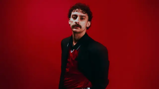 Antony Szmierek — performer image